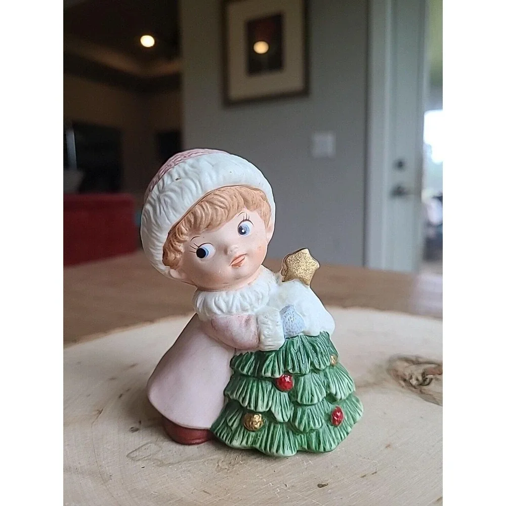 Vintage Christmas Figurine Homco Porcelain‎ Hand Painted Girl with Tree